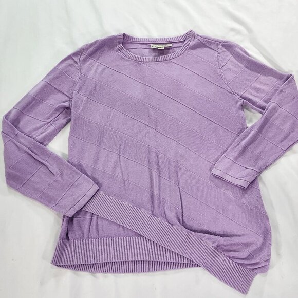 Dana Buchman size Large crossover purple Blouse
Lot I - Picture 2 of 7
